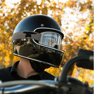 Biltwell Moto 2.0 Motorradbrille - Script Titanium