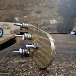 Oil filter mounting plate brass for 4-speed Harley Big Twin from HBS Customs