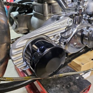 Oil filter mounting plate brass for 4-speed Harley Big Twin from HBS Customs